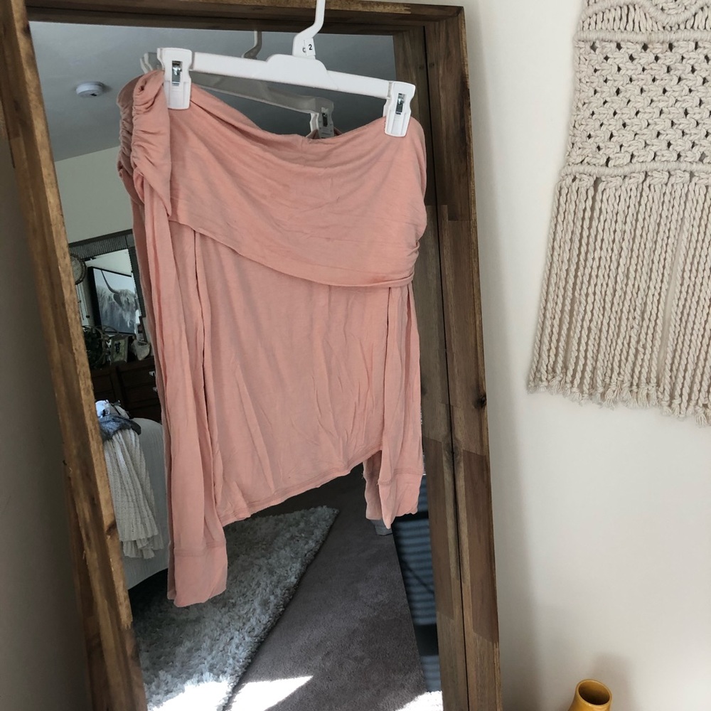 🎄3 for 12🎄 Off the shoulder light pink top
